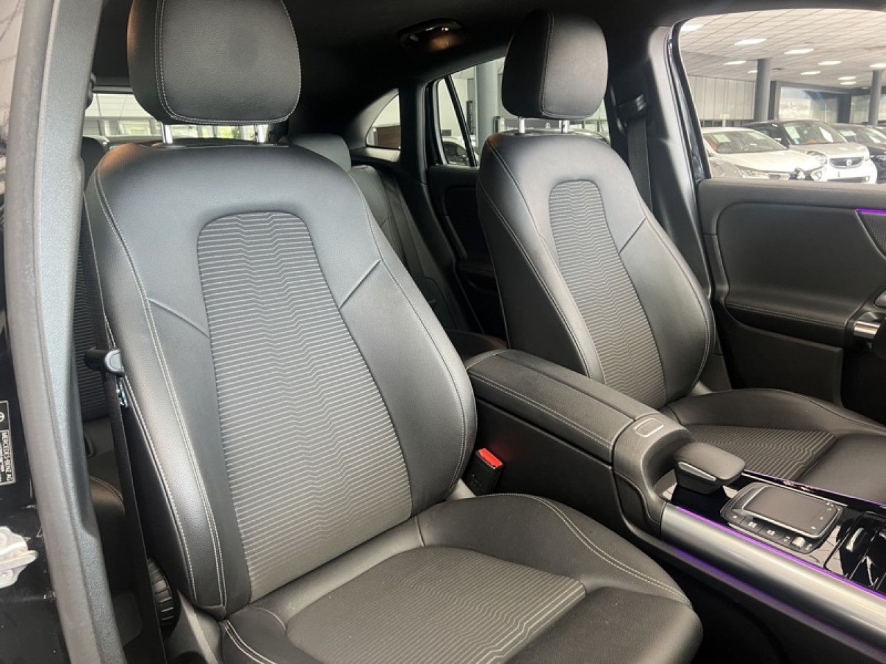 Photo du v&eacute;hicule 13 / 18