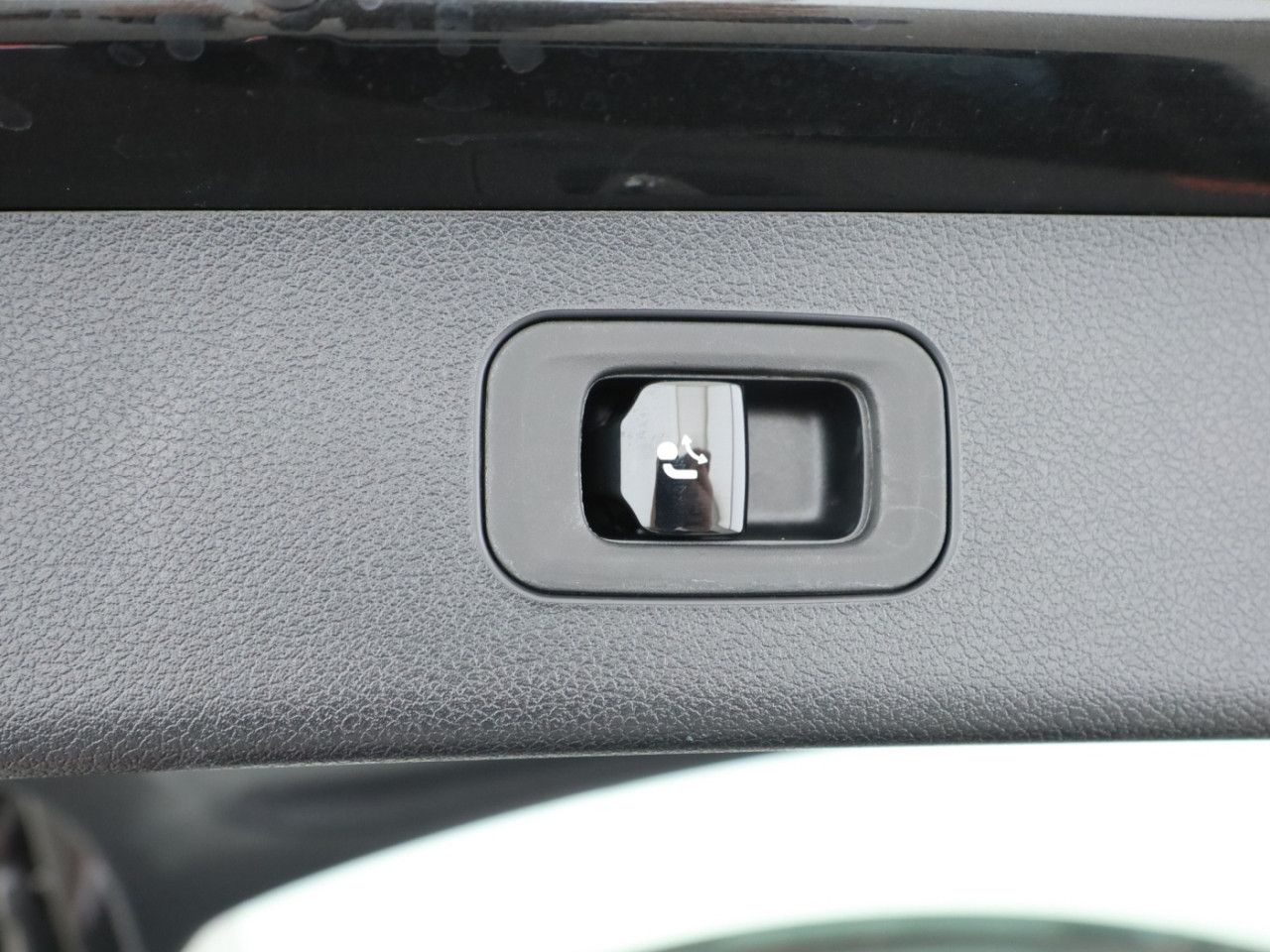 Mercedes-Benz E-Klasse – Bild 25