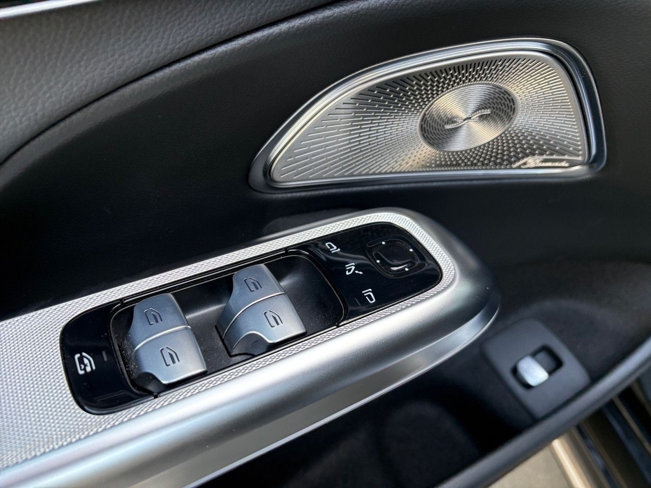 Mercedes-Benz E-Klasse – Bild 11