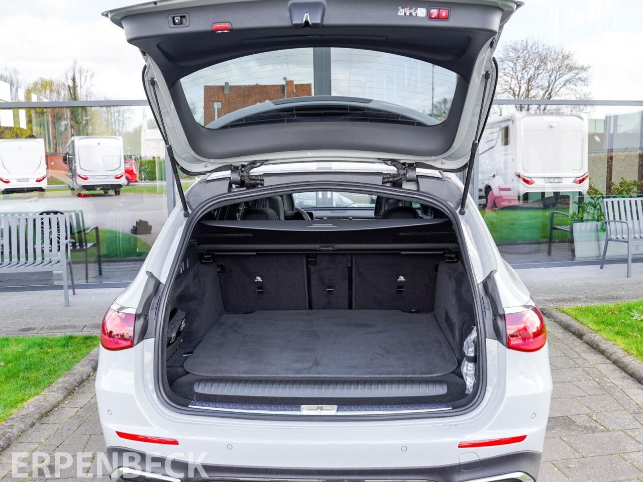 Mercedes-Benz E-Klasse – Bild 9