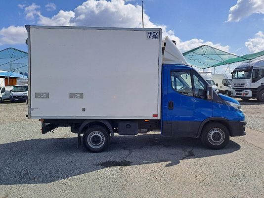 Vehicle image 6 / 22