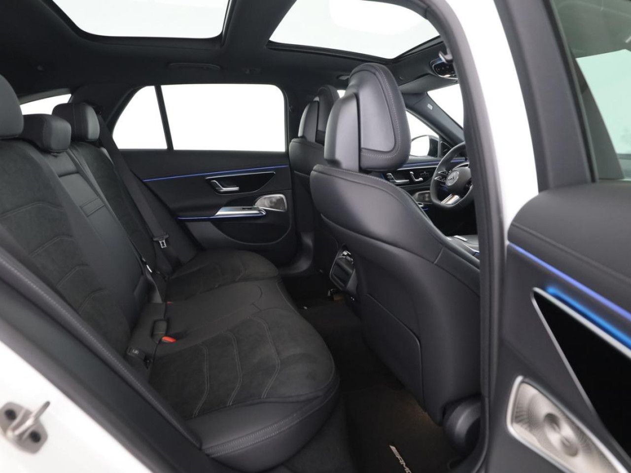 Mercedes-Benz E-Klasse – Bild 12