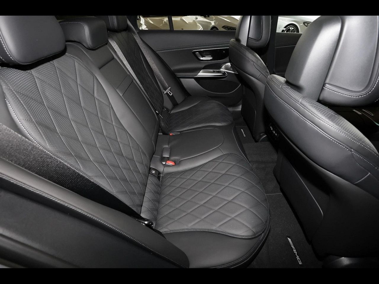 Mercedes-Benz E-Klasse – Bild 6