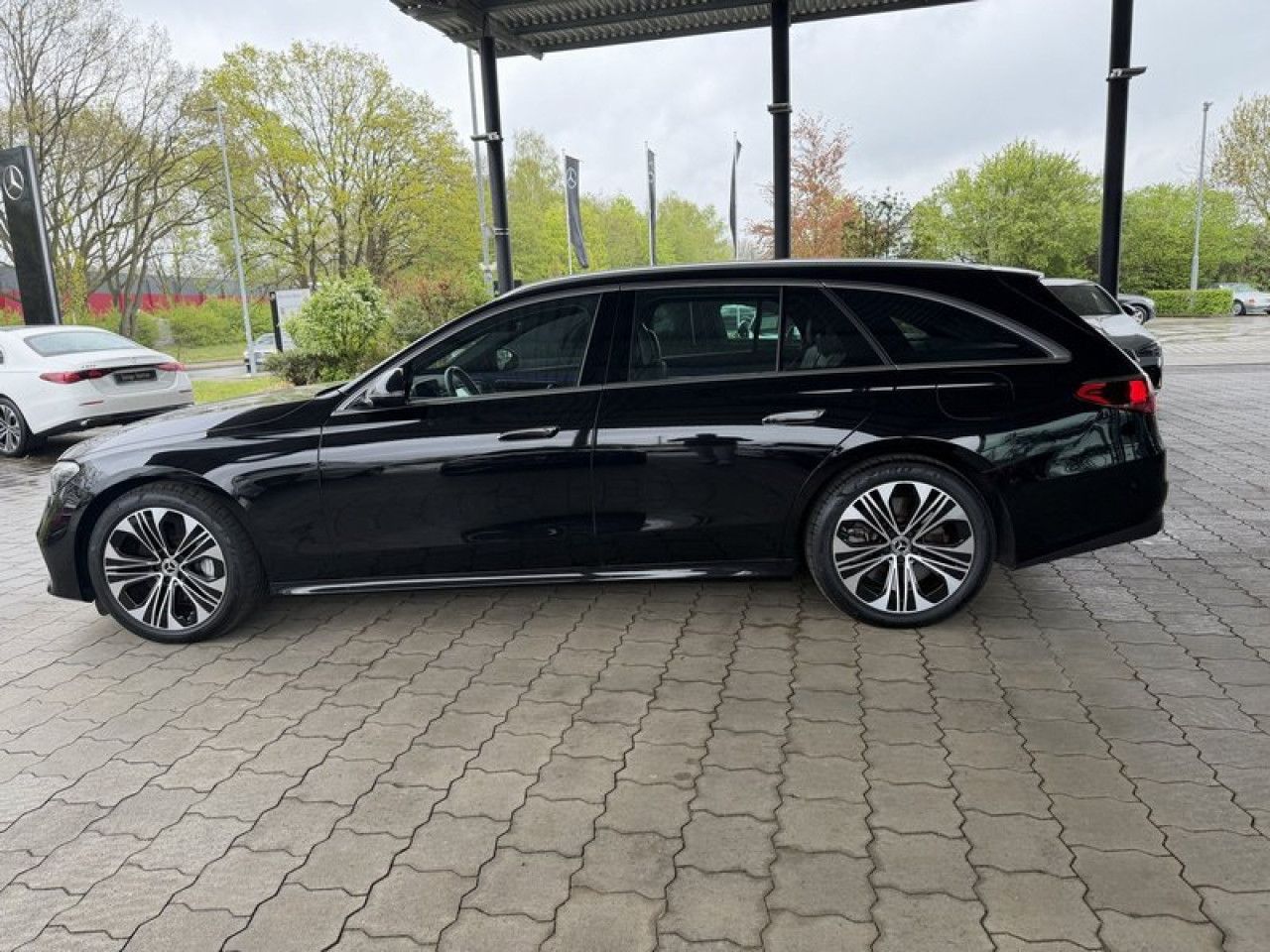 Mercedes-Benz E-Klasse – Bild 12