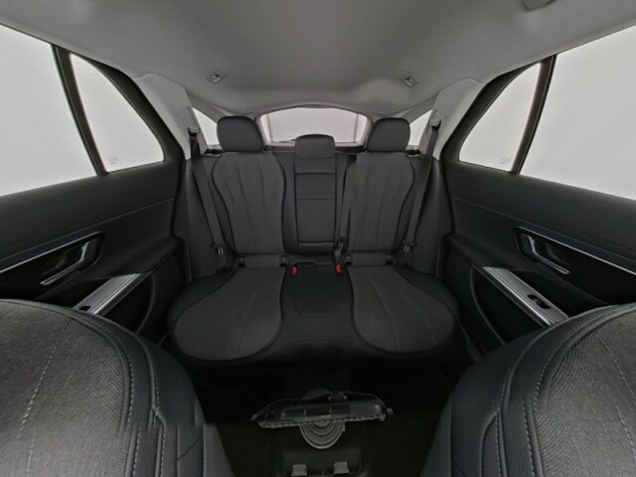 Mercedes-Benz E-Klasse – Bild 8