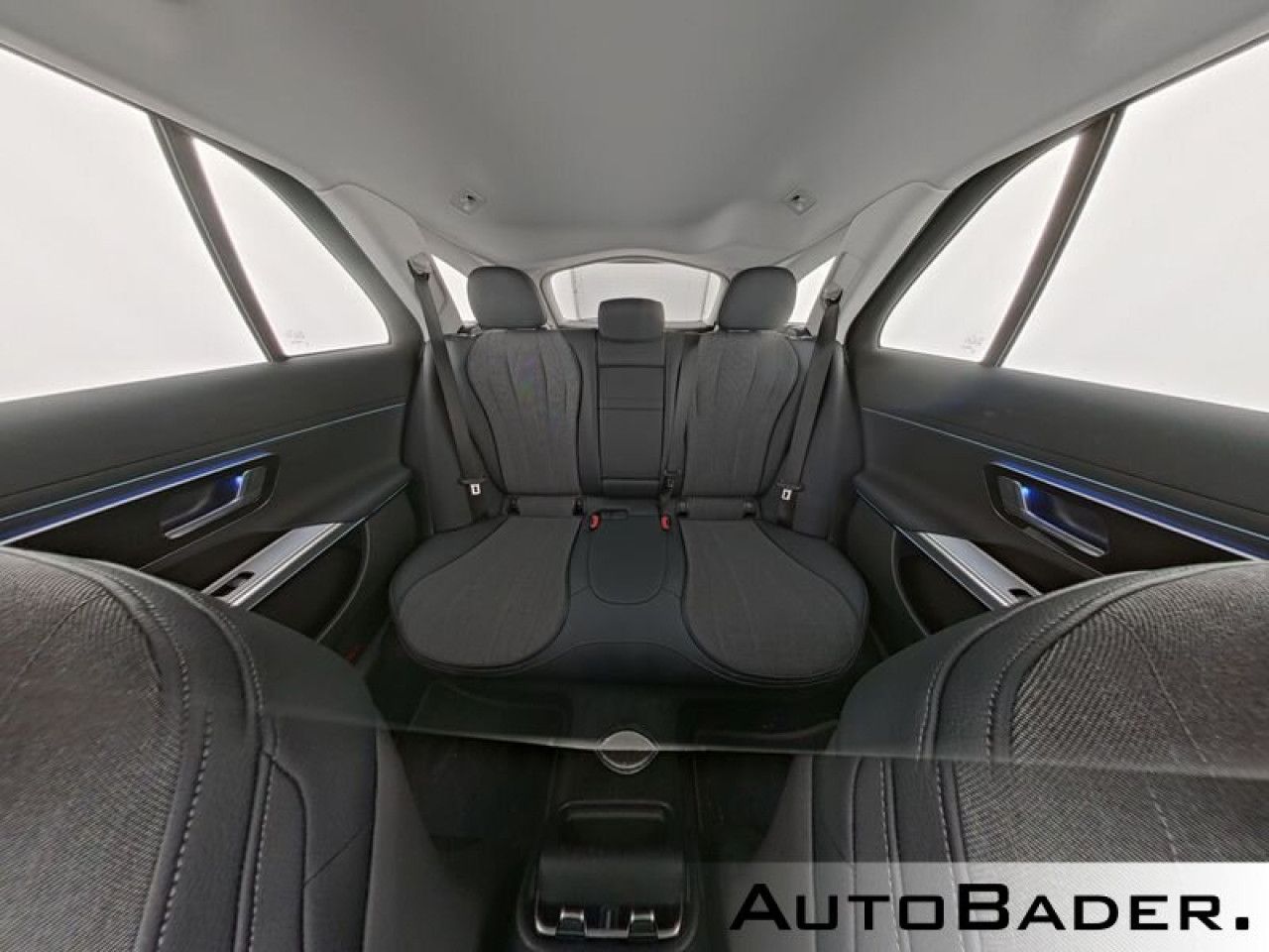 Mercedes-Benz E-Klasse – Bild 8