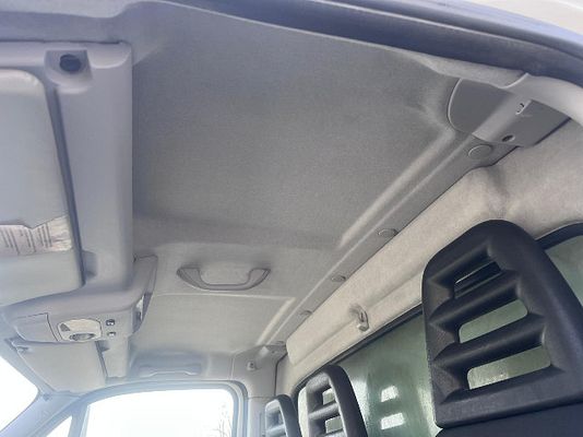 Vehicle image 3 / 17