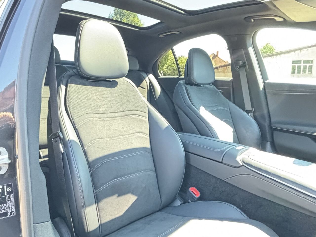 Mercedes-Benz E-Klasse – Bild 16