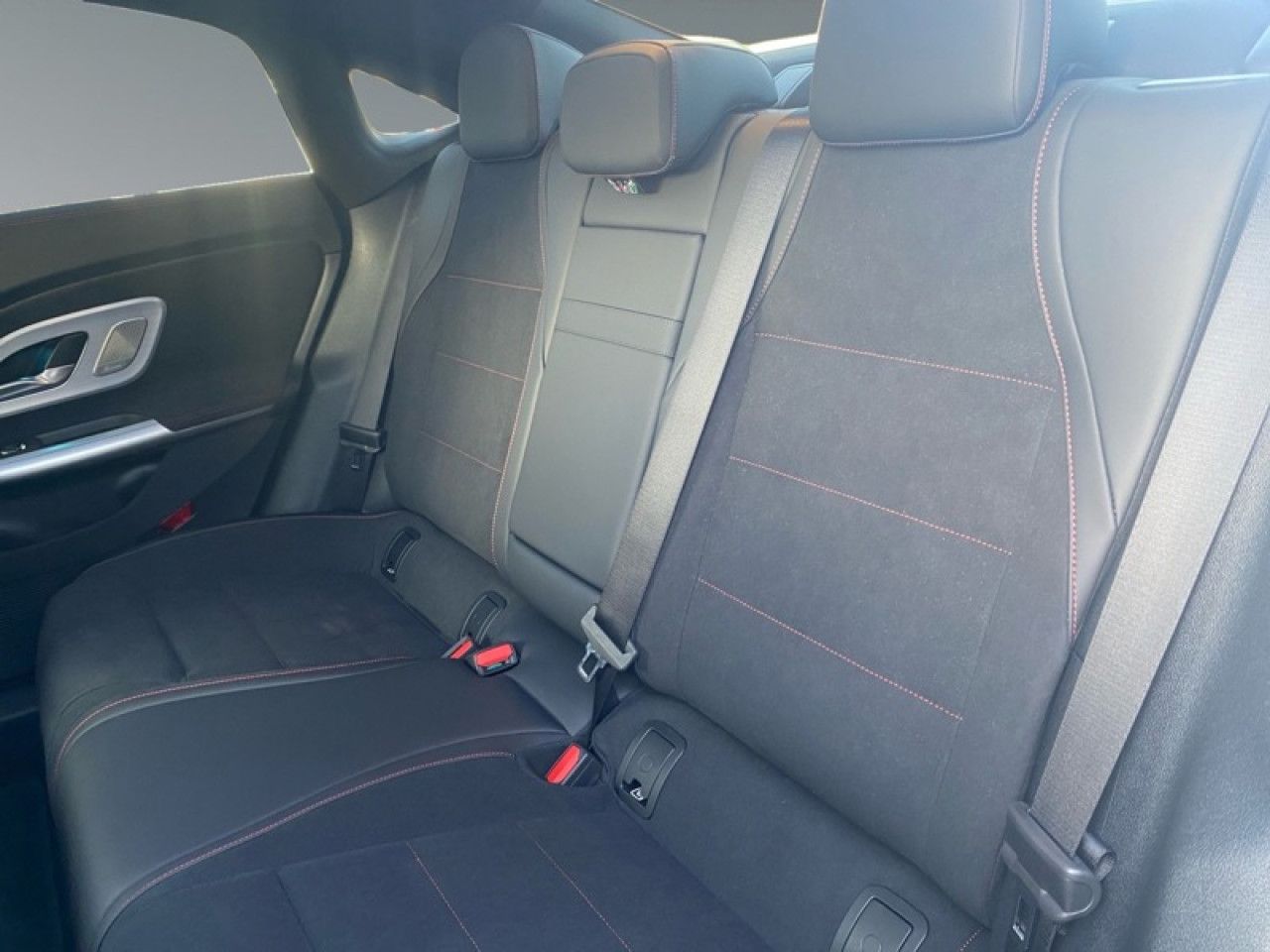 Photo du v&eacute;hicule 15 / 18