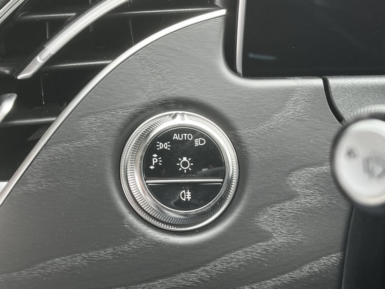 Mercedes-Benz E-Klasse – Bild 11