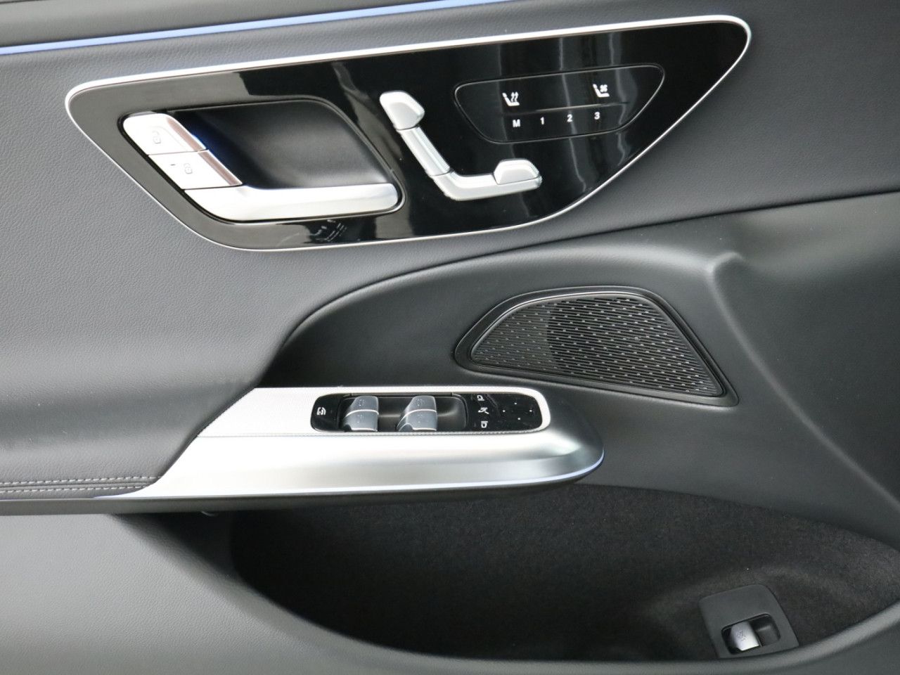 Mercedes-Benz E-Klasse – Bild 20