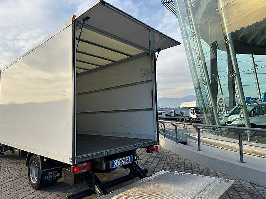 Vehicle image 11 / 13