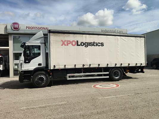Vehicle image 2 / 20