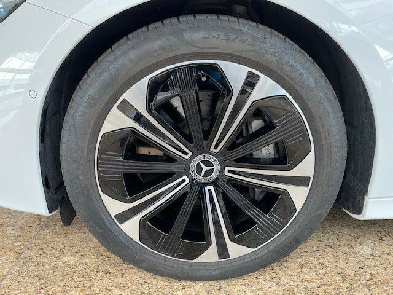 Mercedes-Benz E-Klasse – Bild 3