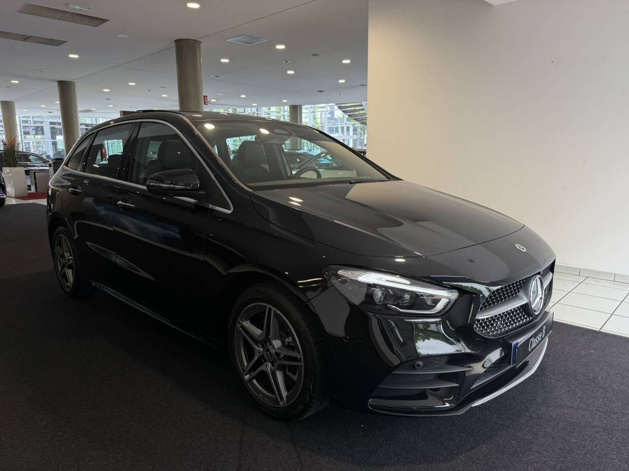 Photo du véhicule 1 / 18