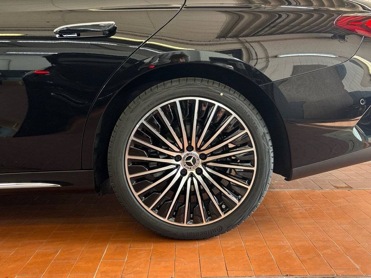 Mercedes-Benz E-Klasse – Bild 7