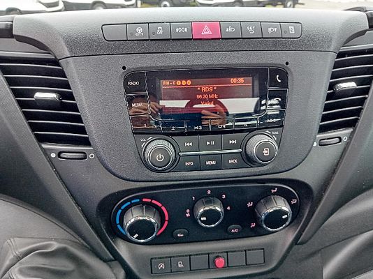 Vehicle image 7 / 10