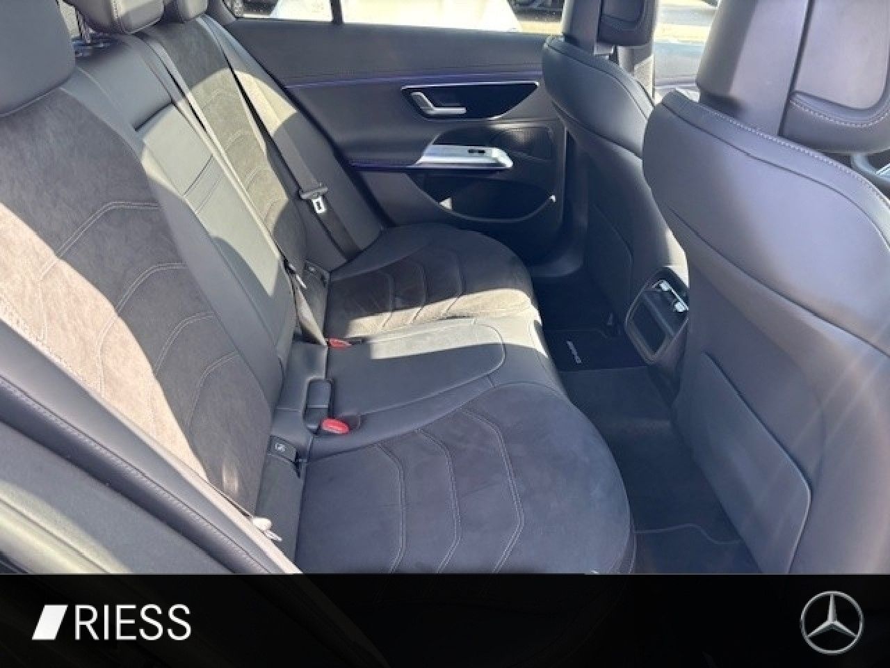 Mercedes-Benz E-Klasse – Bild 10