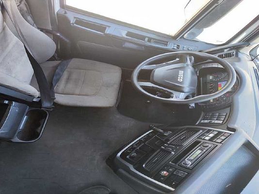 Vehicle image 7 / 14