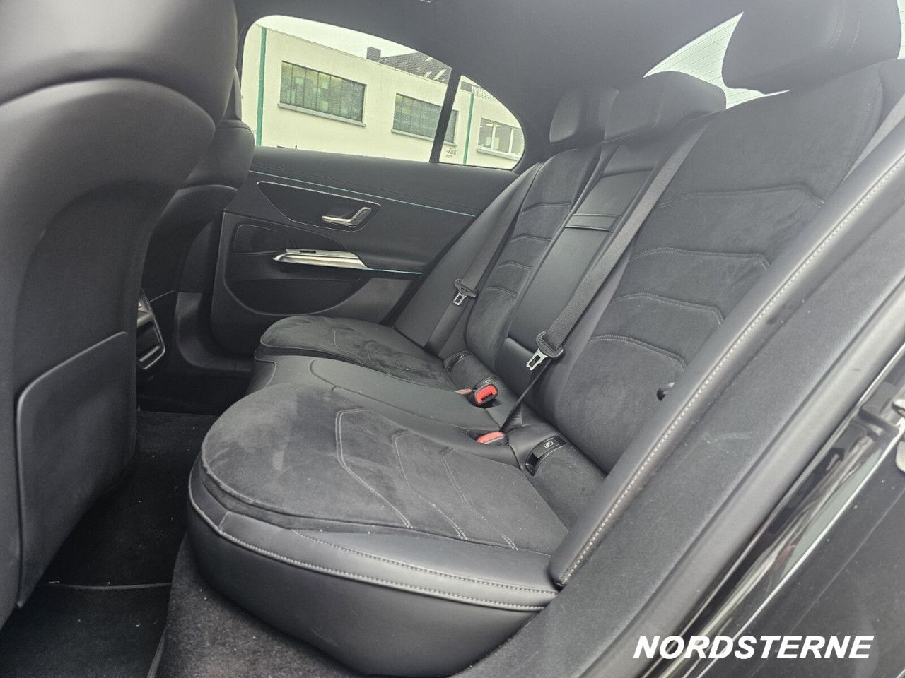 Mercedes-Benz E-Klasse – Bild 18