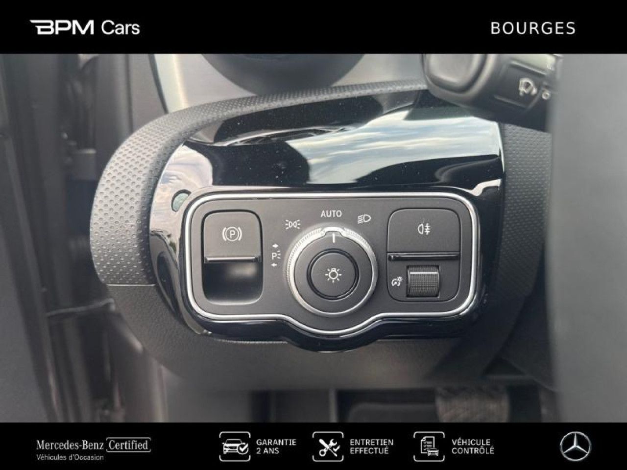 Photo du v&eacute;hicule 16 / 18