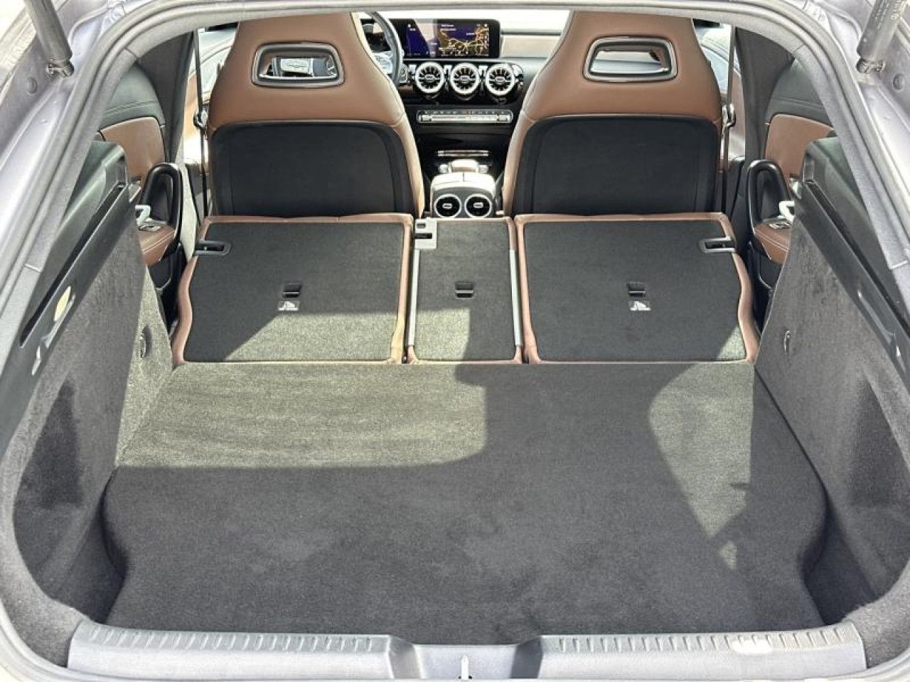 Photo du v&eacute;hicule 16 / 18