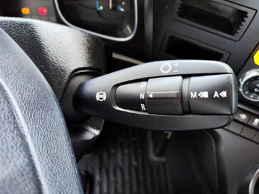 Vehicle image 7 / 10