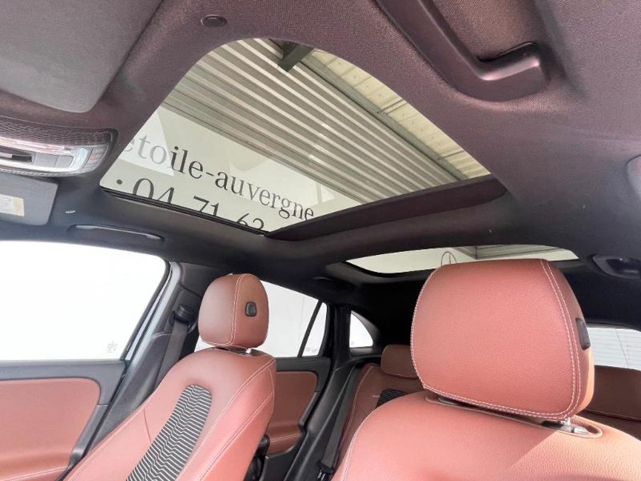 Photo du v&eacute;hicule 15 / 18