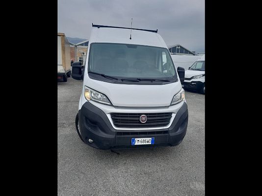 Vehicle image 2 / 20