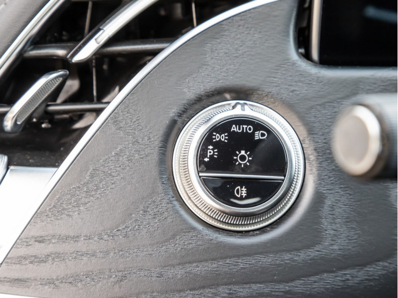 Mercedes-Benz E-Klasse – Bild 22