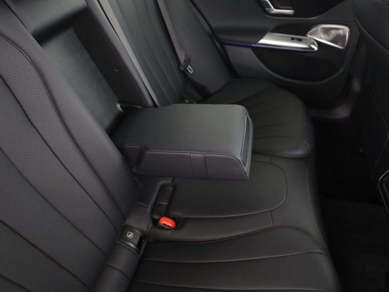 Mercedes-Benz E-Klasse – Bild 21