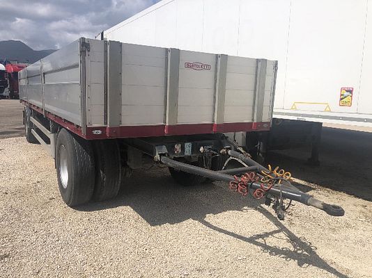 Vehicle image 3 / 4