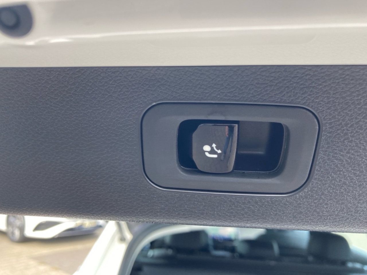 Mercedes-Benz E-Klasse – Bild 13