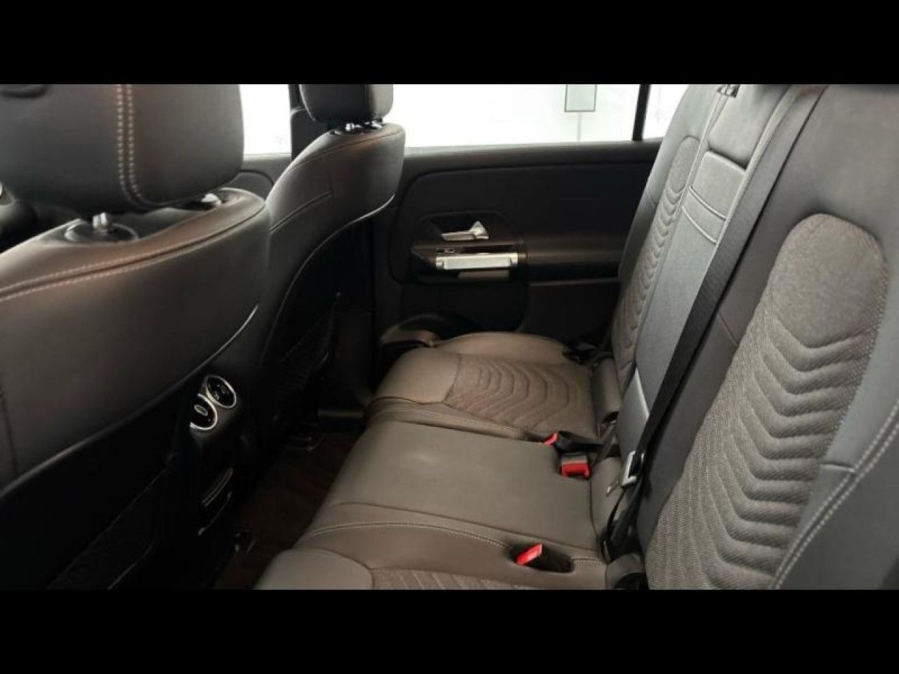 Photo du v&eacute;hicule 13 / 18