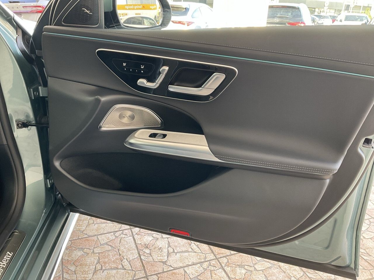 Mercedes-Benz E-Klasse – Bild 25