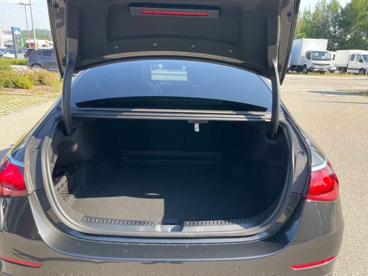 Mercedes-Benz E-Klasse – Bild 15