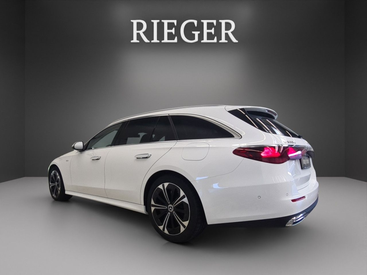 Mercedes-Benz E-Klasse – Bild 9
