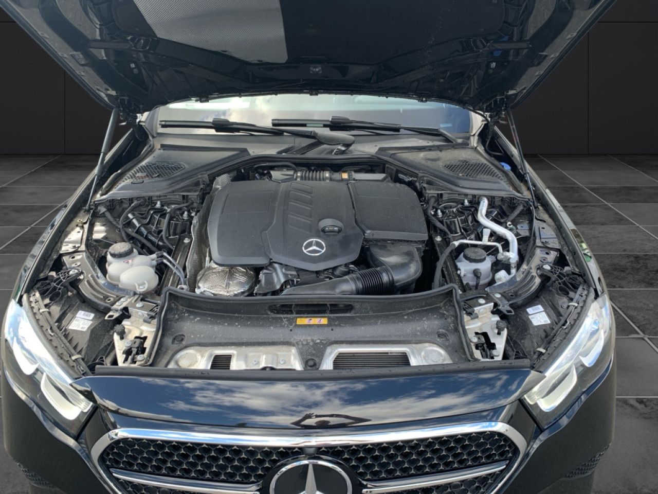 Mercedes-Benz E-Klasse – Bild 17