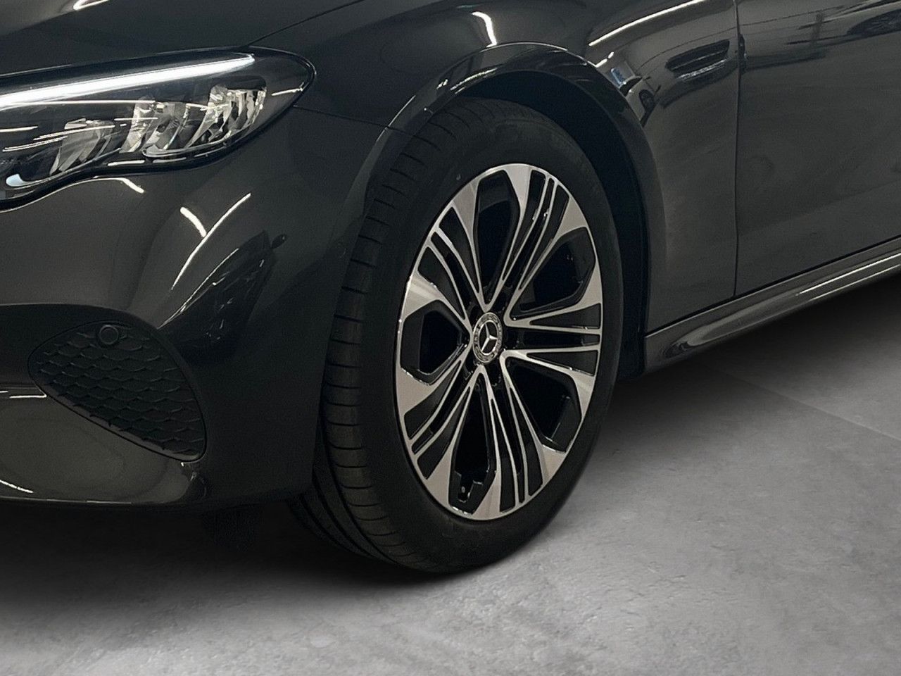 Mercedes-Benz E-Klasse – Bild 12