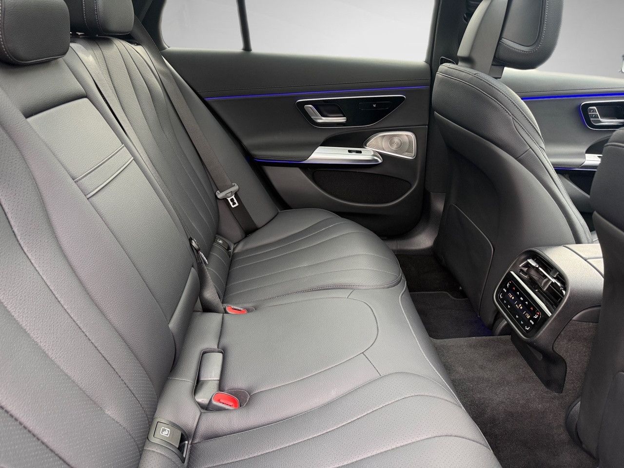 Mercedes-Benz E-Klasse – Bild 23