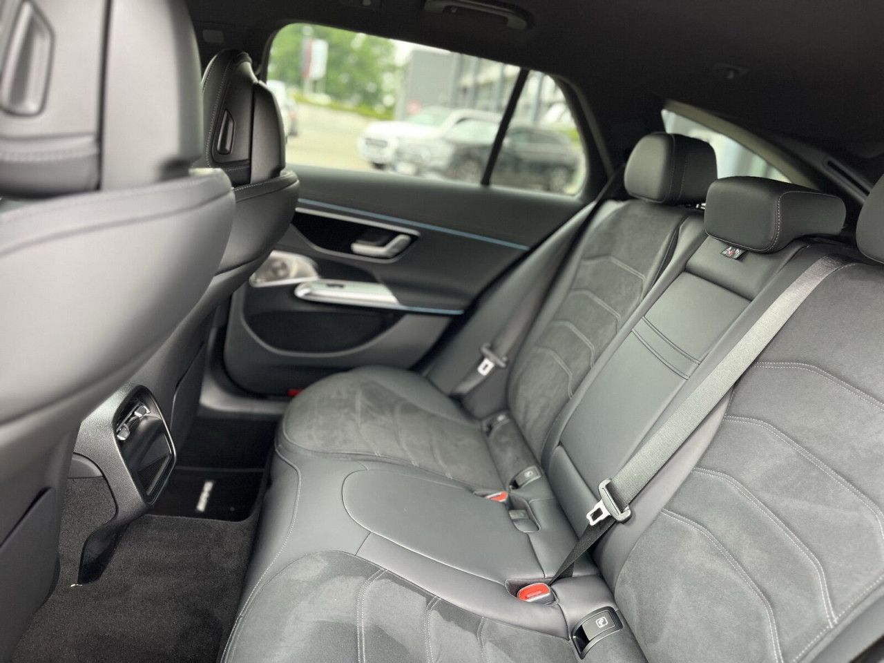 Mercedes-Benz E-Klasse – Bild 13