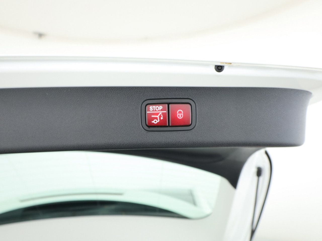 Mercedes-Benz E-Klasse – Bild 25