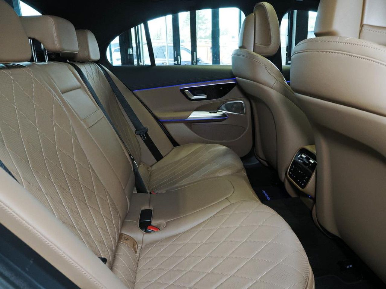 Mercedes-Benz E-Klasse – Bild 15