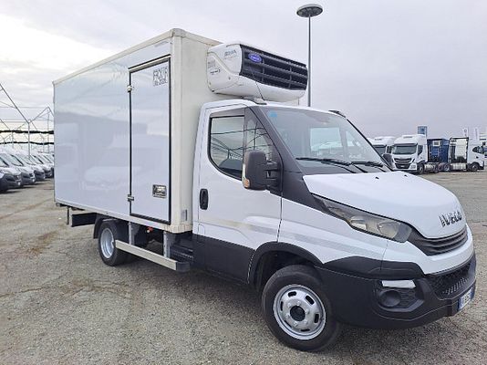 Vehicle image 3 / 12