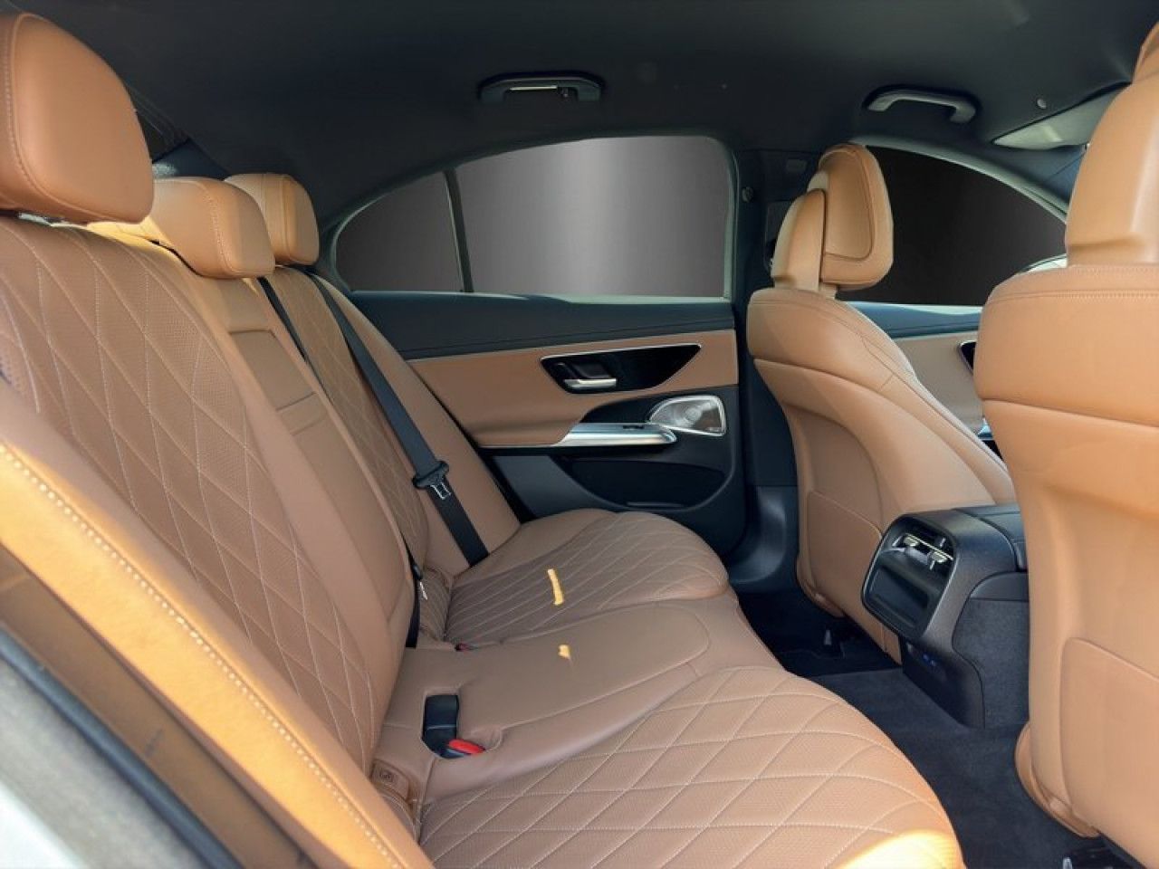 Mercedes-Benz E-Klasse – Bild 8