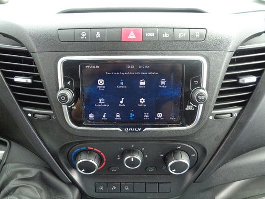 Vehicle image 13 / 15