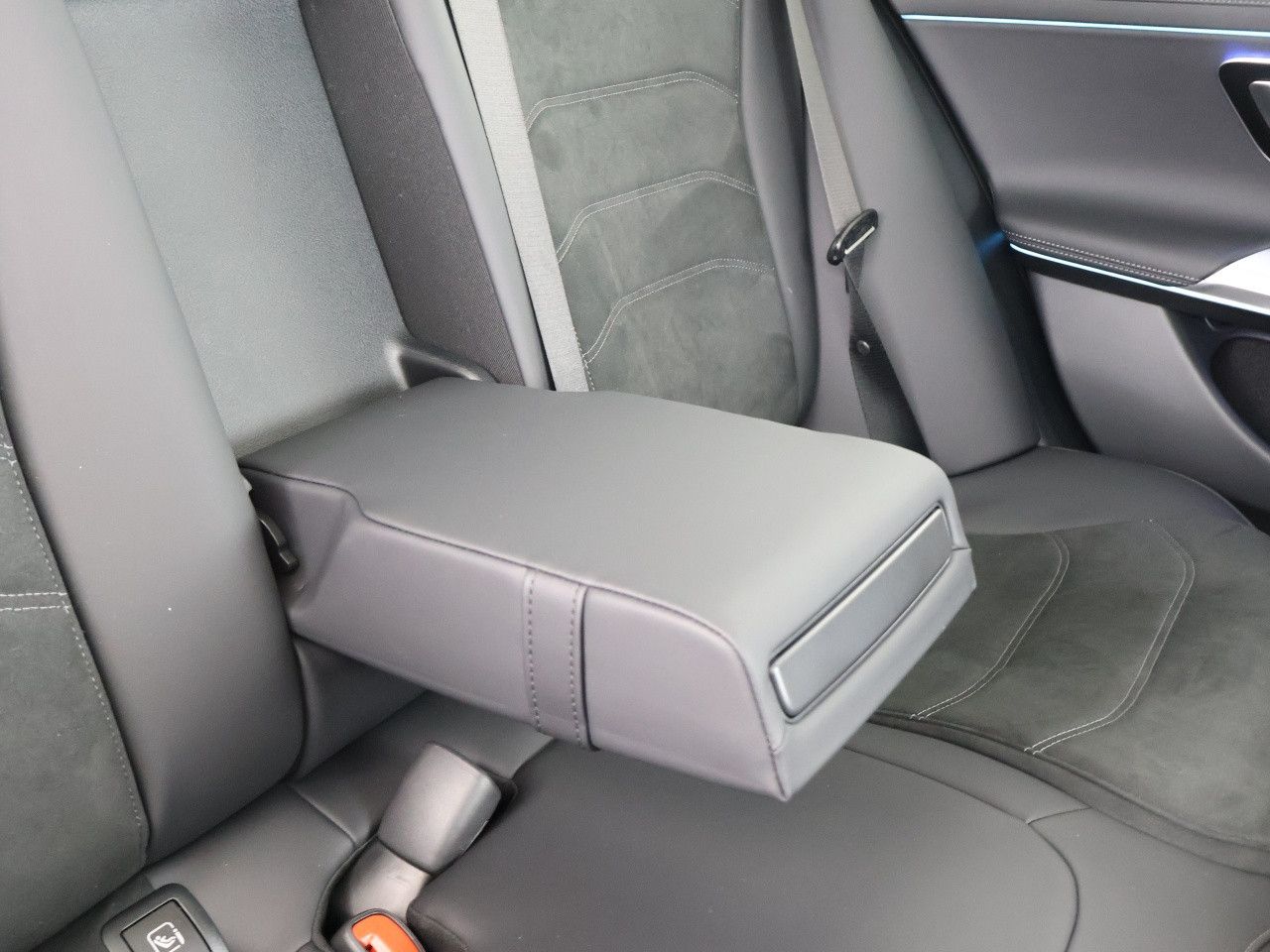 Mercedes-Benz E-Klasse – Bild 19