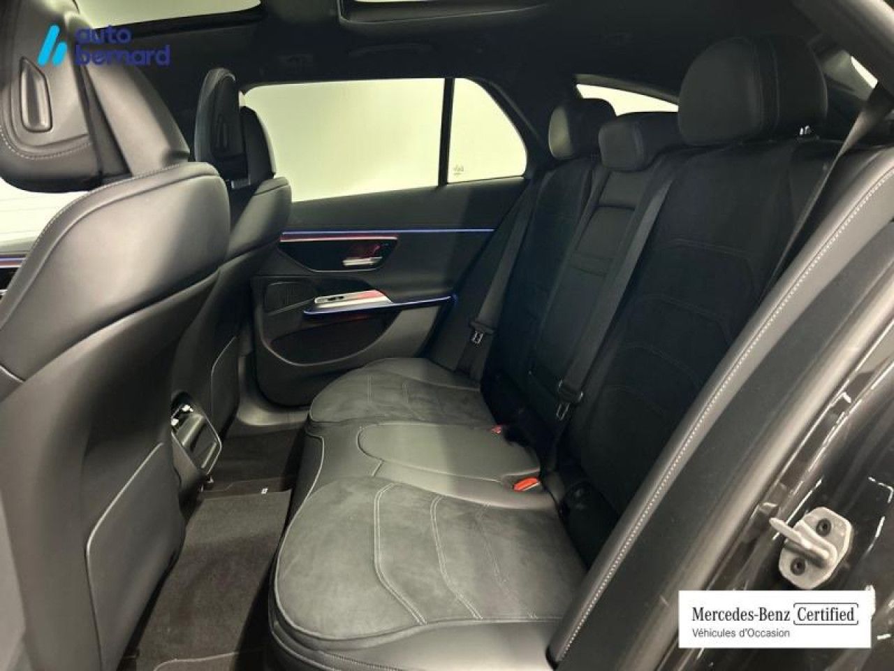 Photo du v&eacute;hicule 10 / 18