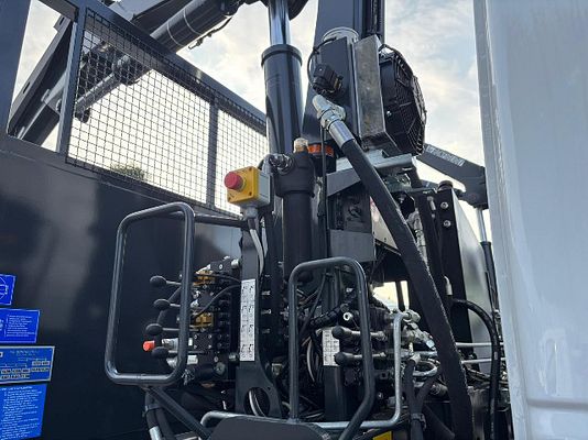 Vehicle image 6 / 15