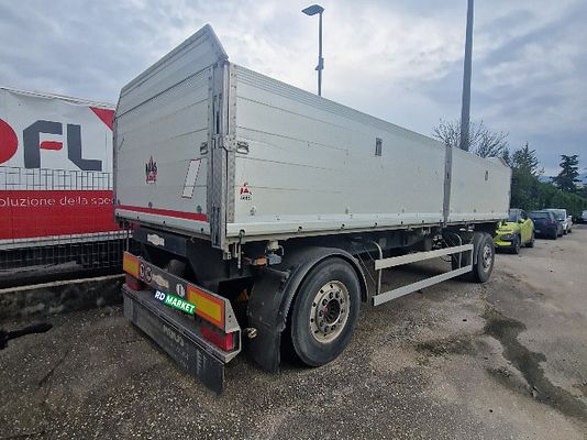 Vehicle image 2 / 3